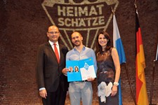Heimatminister Albert Füracker und Kunstministerin Prof. Dr. med. Marion Kiechle prämieren 100 Heimatschätze